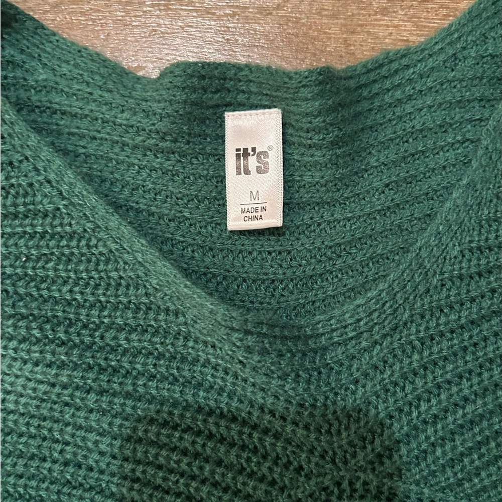 Green V Neck Sweater Medium Knit Cozy Fall Winter - Picture 2 of 2
